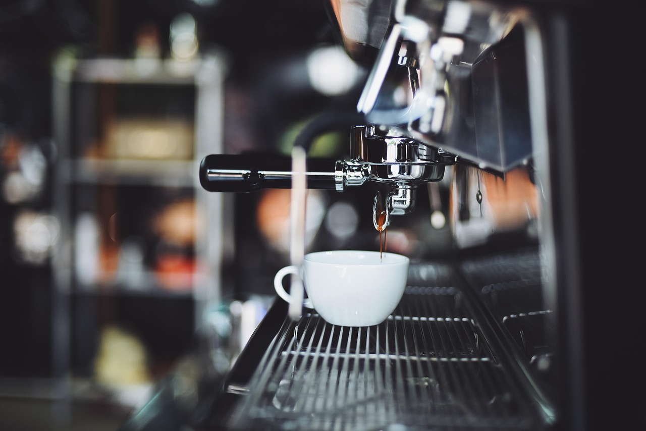 coffee, cafe, wood, coffee cup, hot, mug, cup, white, coffeemaker, shop, gray coffee, gray shopping, gray wood, gray shop, gray cup